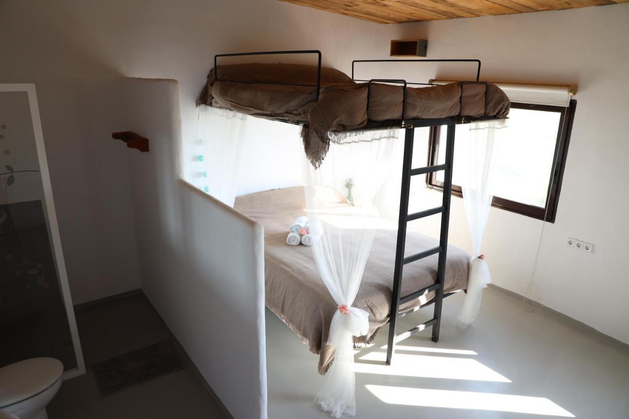 La Finestra Del Delta Guest House Л'Ампола Екстериор снимка