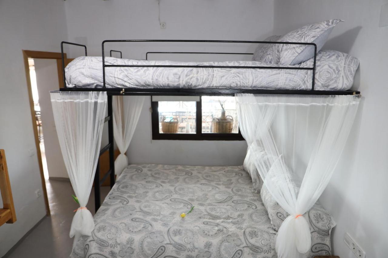 La Finestra Del Delta Guest House Л'Ампола Екстериор снимка