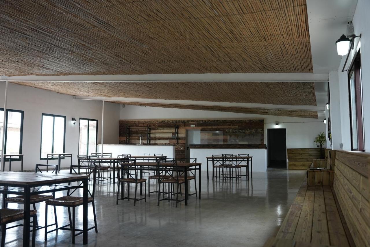 La Finestra Del Delta Guest House Л'Ампола Екстериор снимка